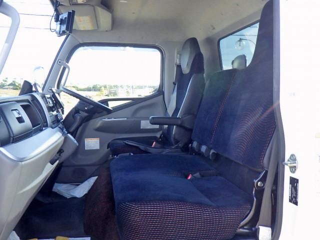 MITSUBISHI CANTER 2021