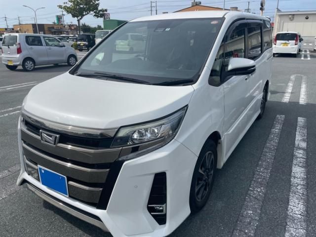 TOYOTA NOAH 2019