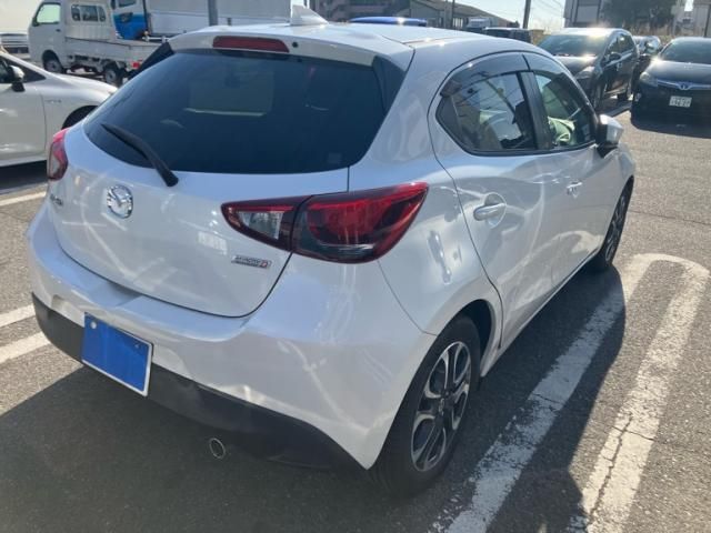 MAZDA DEMIO 2016