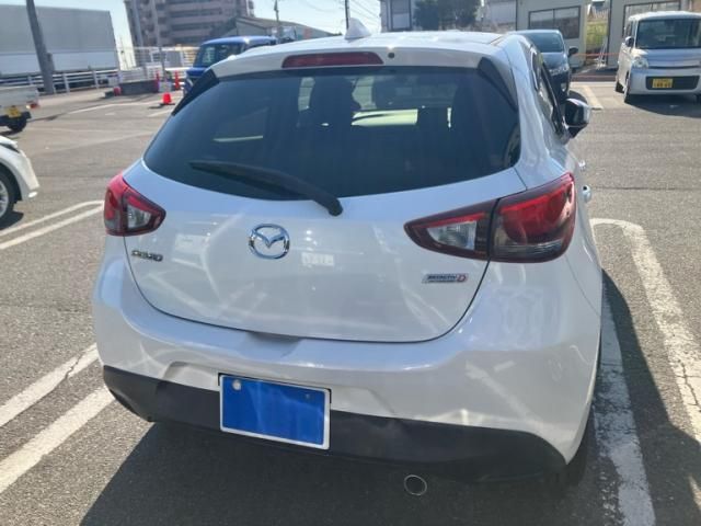 MAZDA DEMIO 2016
