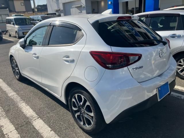 MAZDA DEMIO 2016