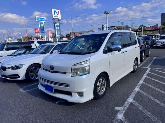 TOYOTA VOXY 2008