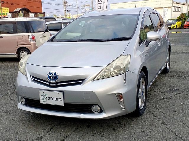 TOYOTA PRIUS Alpha 2013