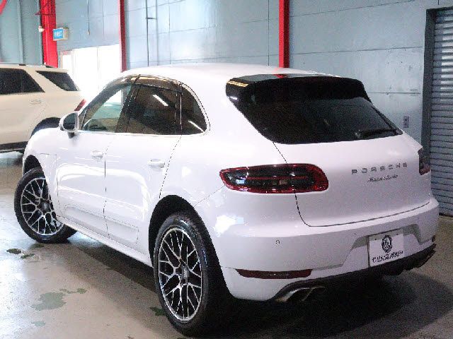 PORSCHE PORSCHE Macan 2017