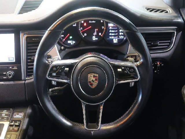 PORSCHE PORSCHE Macan 2017