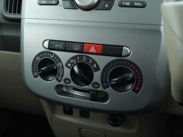 DAIHATSU TANTO 4WD 2013