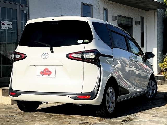 TOYOTA SIENTA 2016