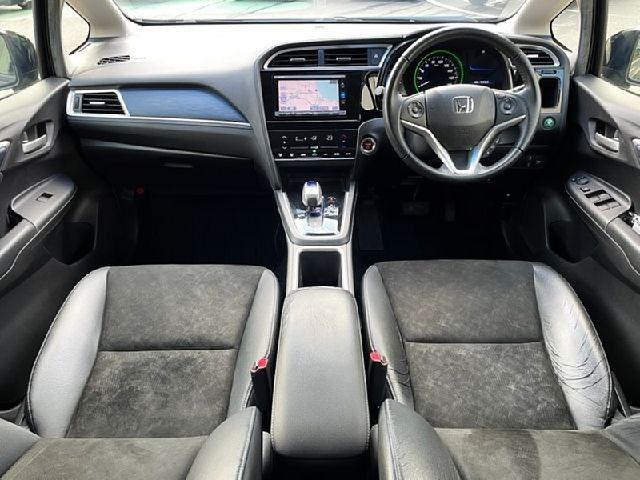 HONDA SHUTTLE HYBRID 2016