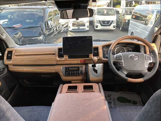 TOYOTA HIACE van 2WD 2025