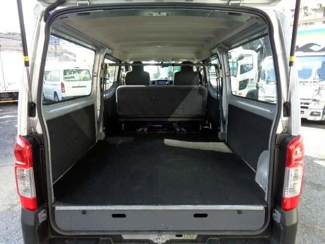 NISSAN NV350 CARAVAN 2018