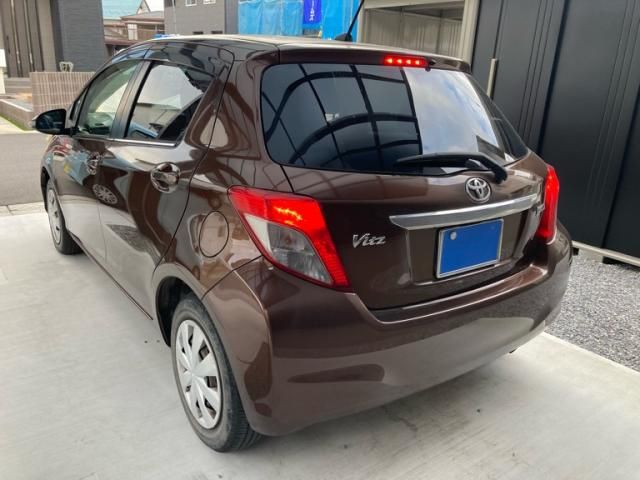TOYOTA VITZ 2012