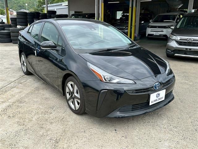 TOYOTA PRIUS 2021