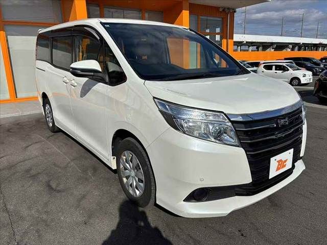 TOYOTA NOAH 2016