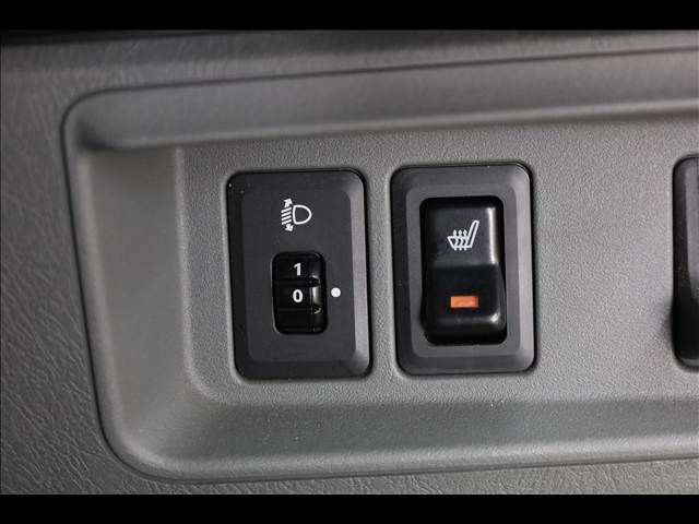 MITSUBISHI MINICAB-MiEV 2020