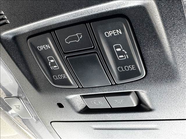 TOYOTA VELLFIRE 2017