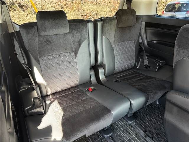 TOYOTA VELLFIRE 2017