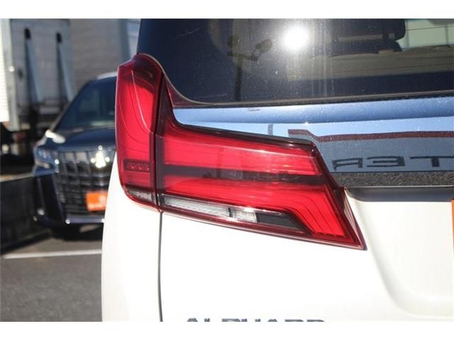 TOYOTA ALPHARD hybrid 4WD 2021