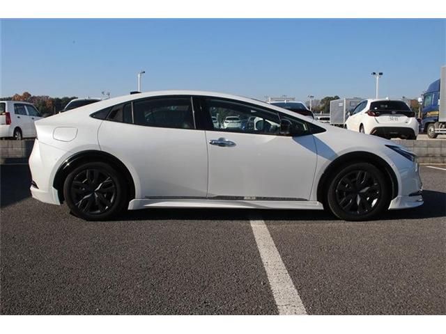 TOYOTA PRIUS PHV 2023