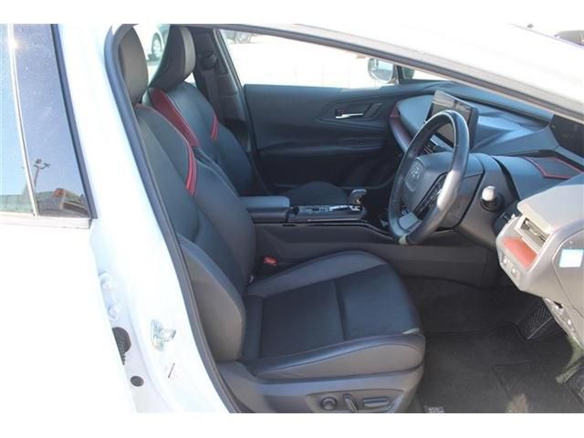 TOYOTA PRIUS PHV 2023