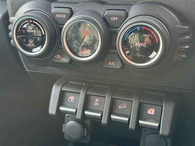 SUZUKI JIMNY NOMADE 2025