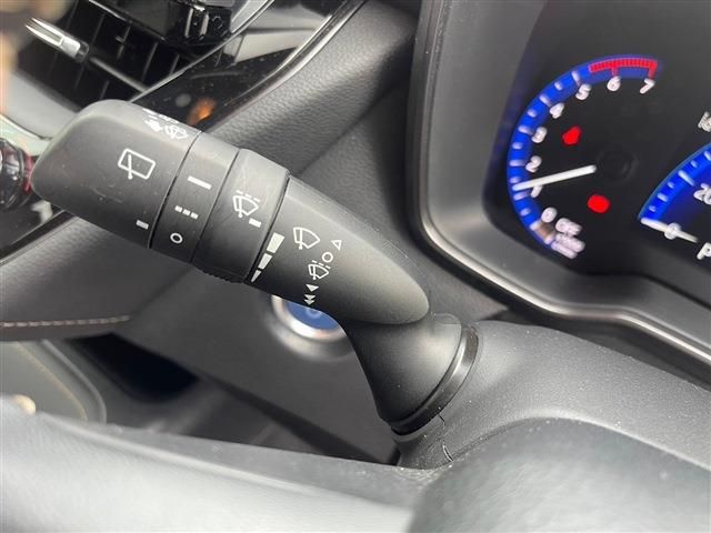 TOYOTA COROLLA TOURING HYBRID 2021