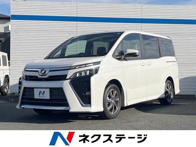 TOYOTA VOXY 2017