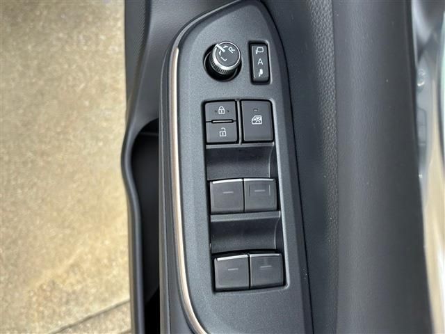 TOYOTA CROWN CROSSOVER 2023