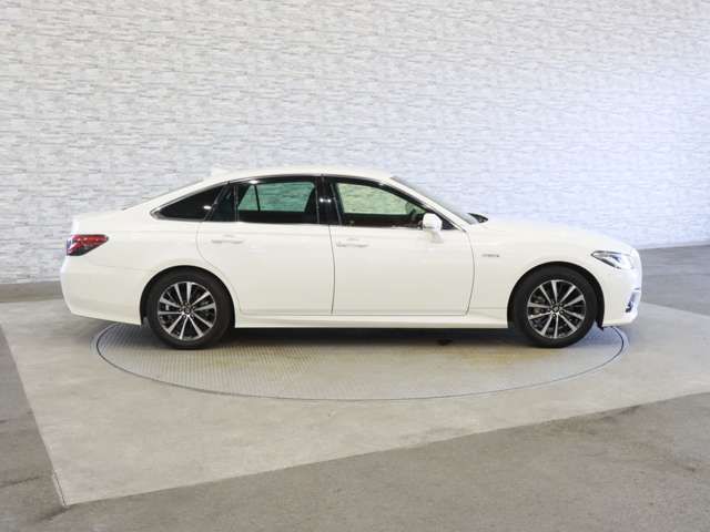 TOYOTA CROWN sedan hybrid 2019