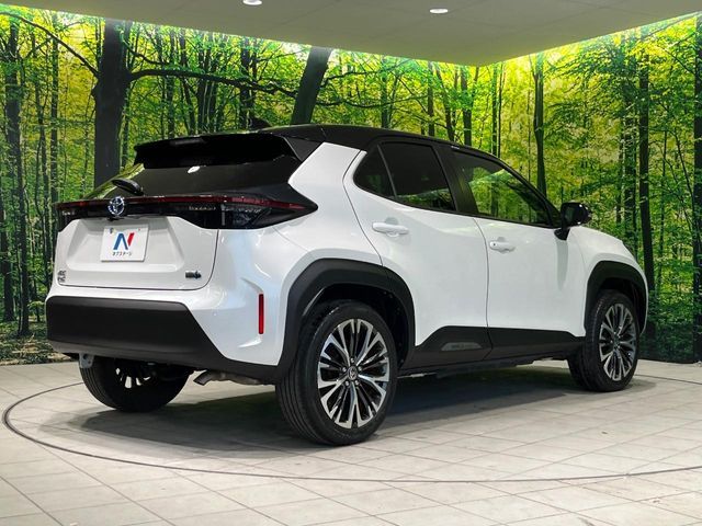 TOYOTA YARIS CROSS HYBRID 2023