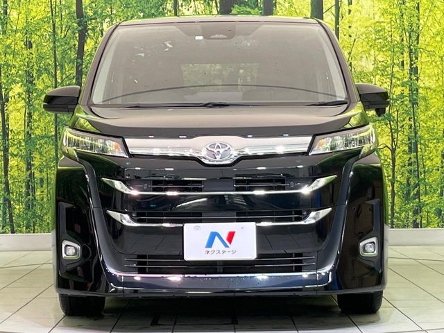 TOYOTA NOAH 2023