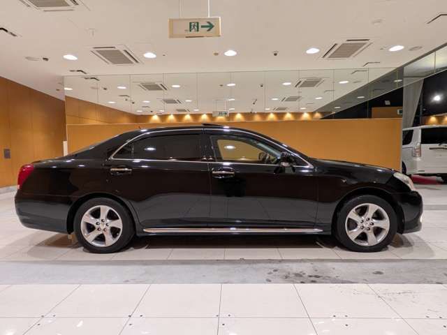 TOYOTA CROWN MAJESTA 2009