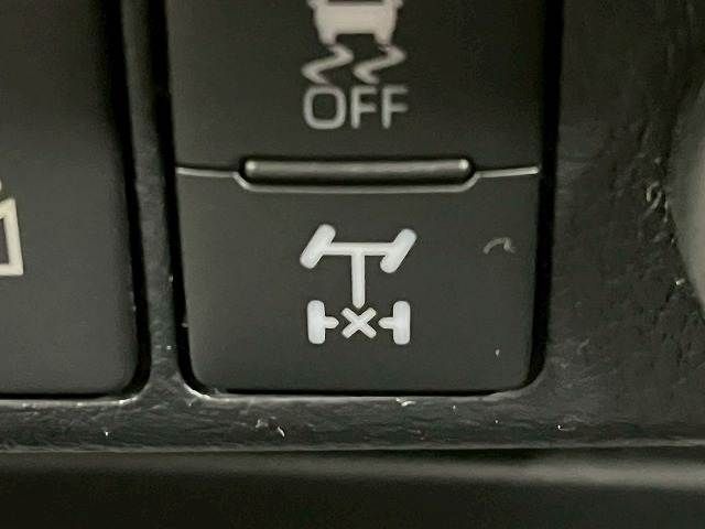 TOYOTA HILUX 4WD 2022