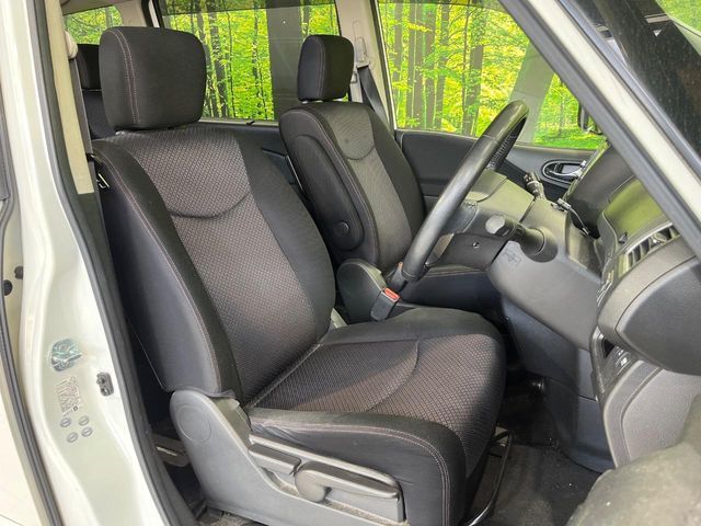 NISSAN SERENA  S-HYBRID 2013