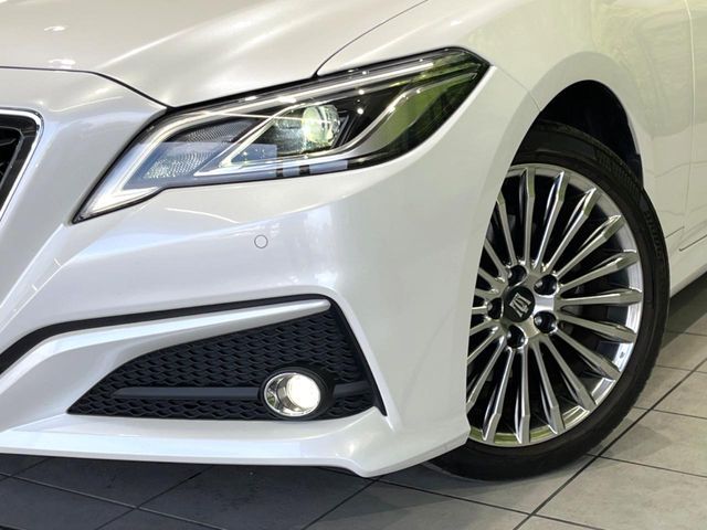 TOYOTA CROWN sedan hybrid 2022