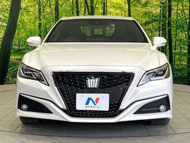 TOYOTA CROWN sedan hybrid 2022