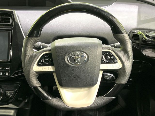 TOYOTA PRIUS 2018