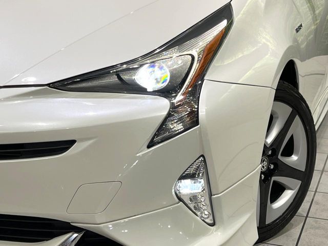 TOYOTA PRIUS 2018