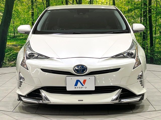 TOYOTA PRIUS 2018