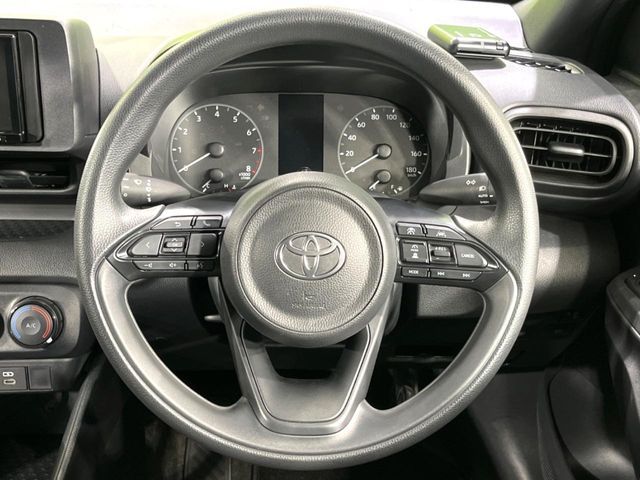 TOYOTA YARIS 2024