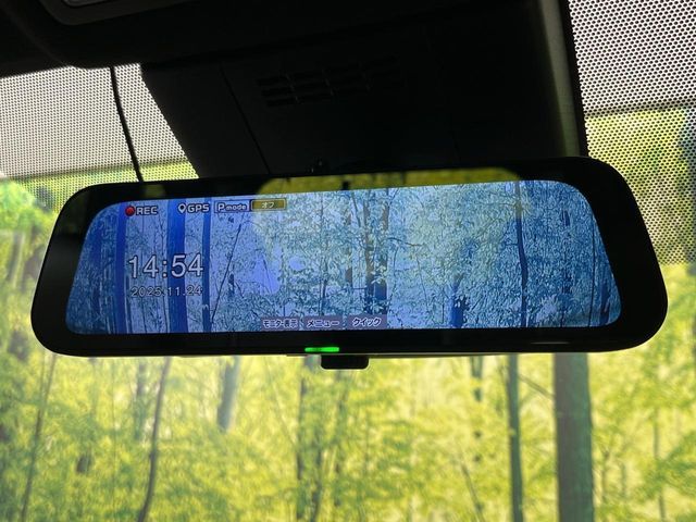 TOYOTA NOAH HYBRID 2025