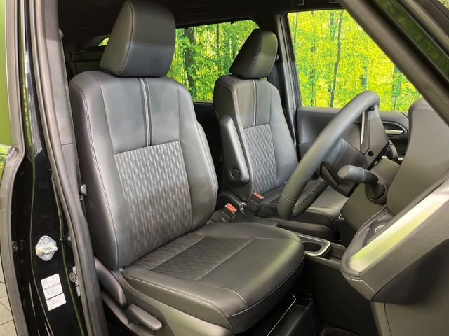 TOYOTA NOAH HYBRID 2025