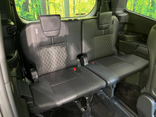 TOYOTA NOAH HYBRID 2025