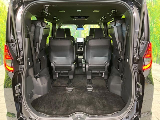 TOYOTA NOAH HYBRID 2025