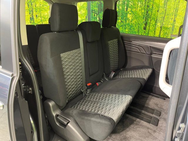 MITSUBISHI DELICA D:5 4WD 2024