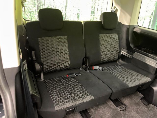 MITSUBISHI DELICA D:5 4WD 2024