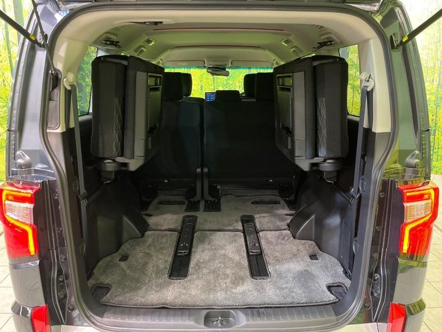 MITSUBISHI DELICA D:5 4WD 2024