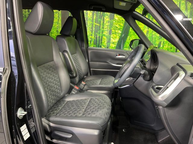 TOYOTA VOXY 4WD 2025