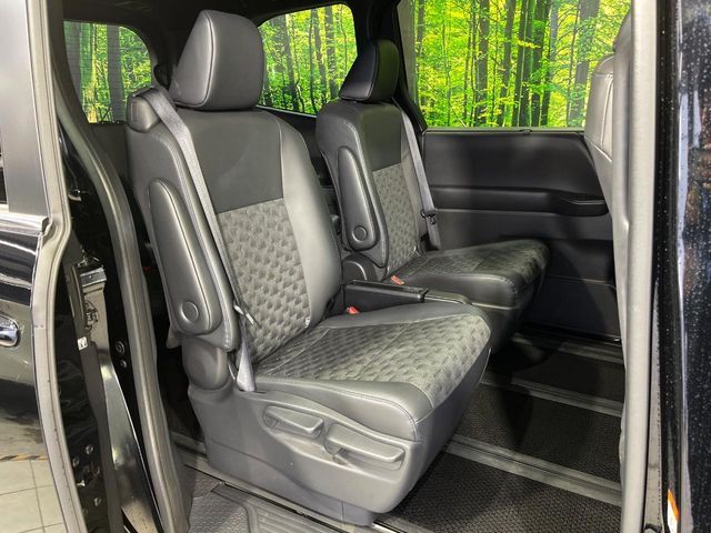 TOYOTA VOXY 4WD 2025