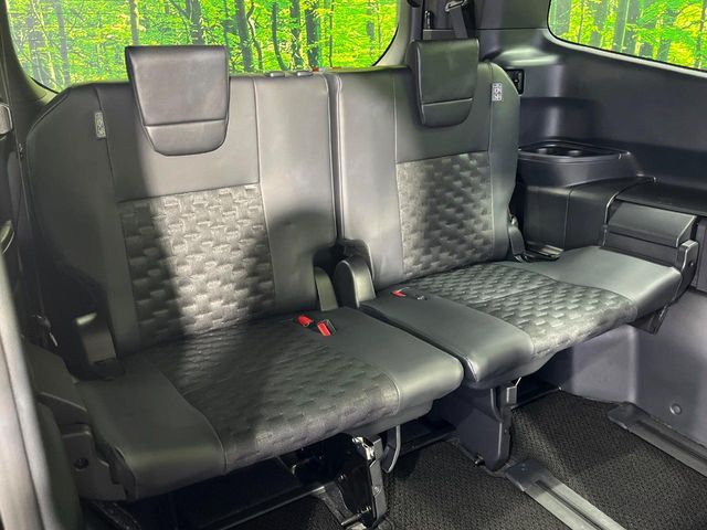 TOYOTA VOXY 4WD 2025