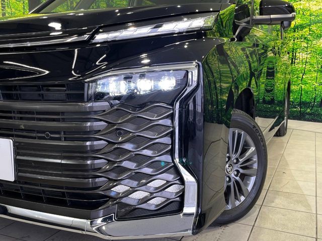 TOYOTA VOXY 4WD 2025